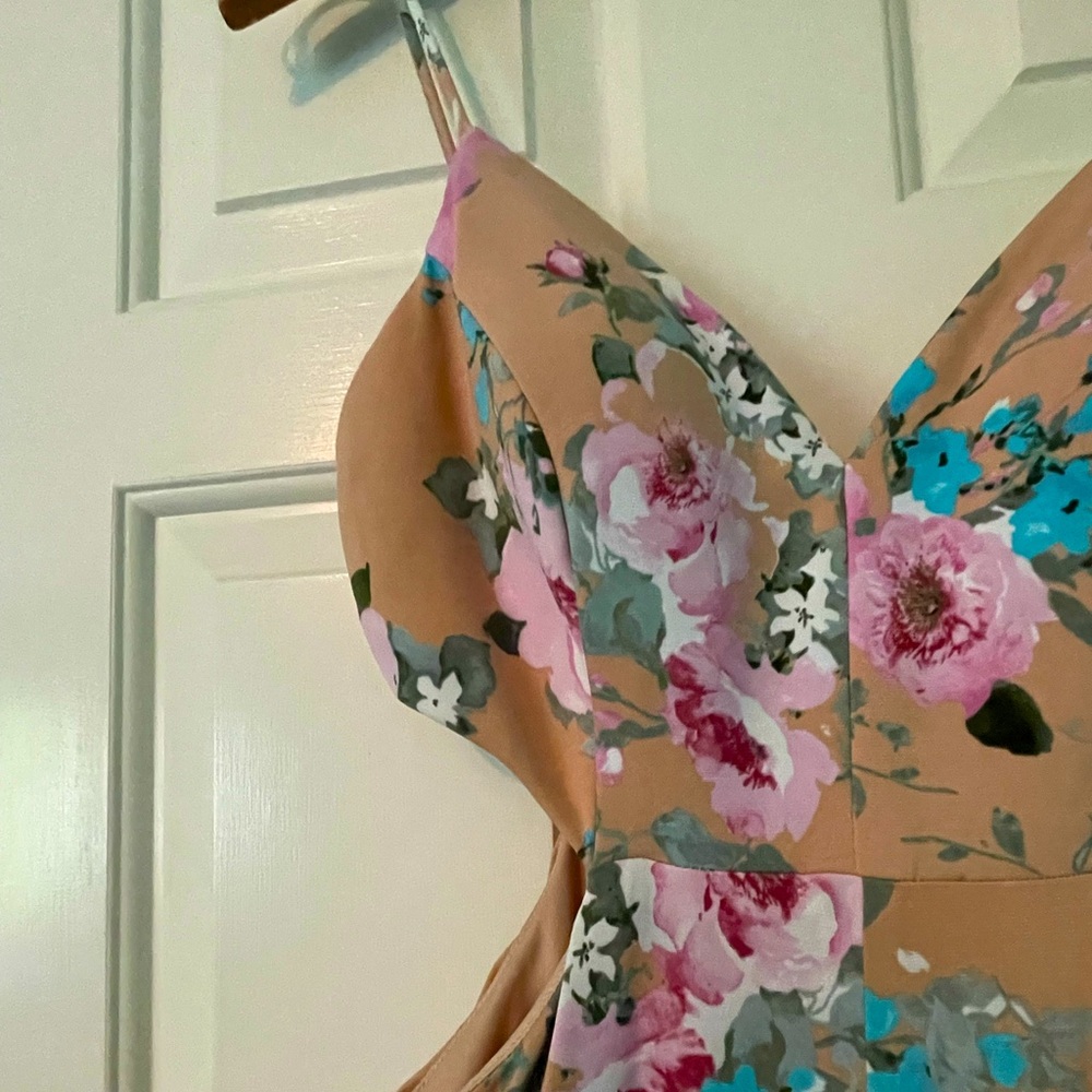GB tan floral prom dress w/ slit NWT